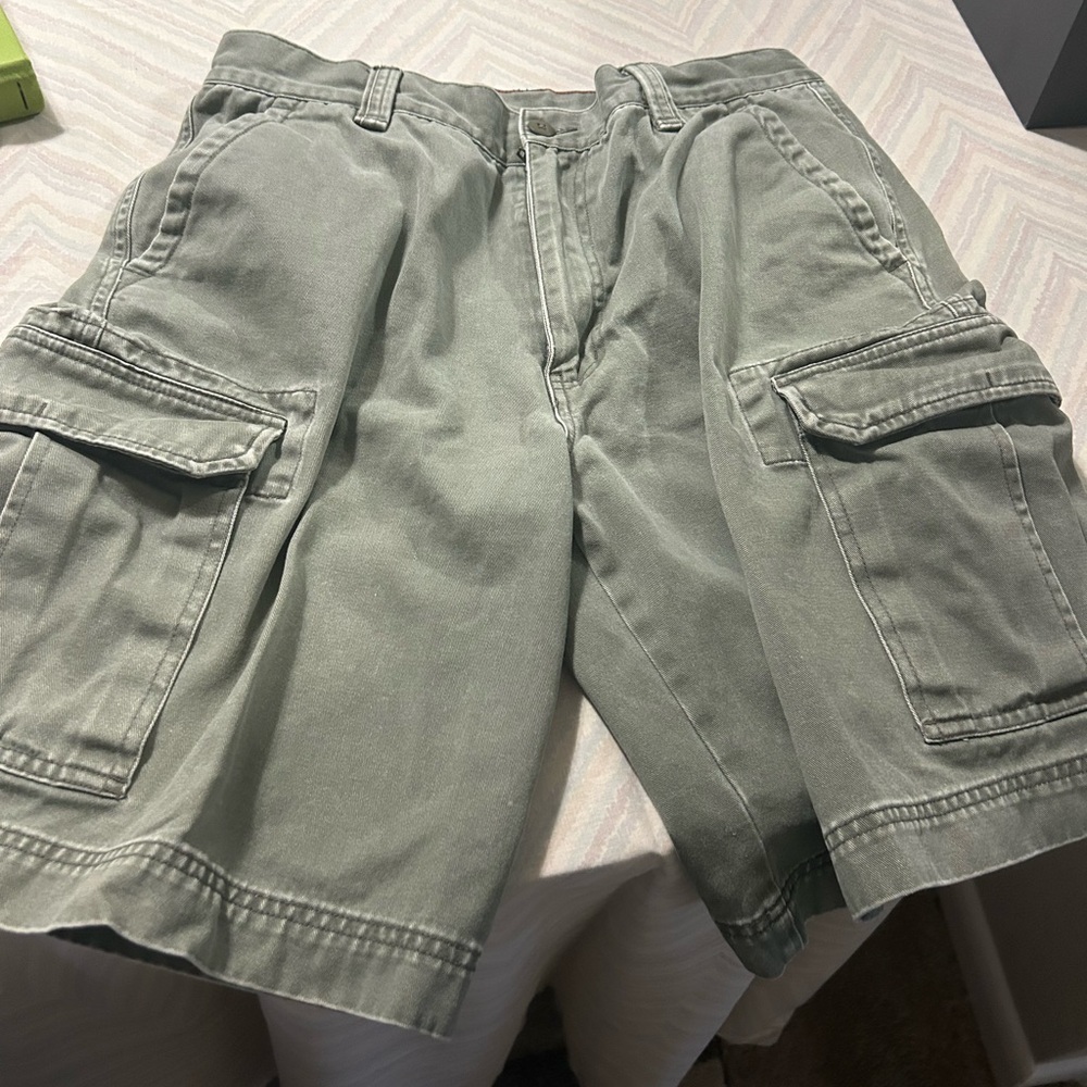 Cargo Shorts with Relaxed Fit and Knee Length excellent shape size 33